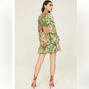 Hemant & Nadia Zaria Short Dress in Military
Green Size M